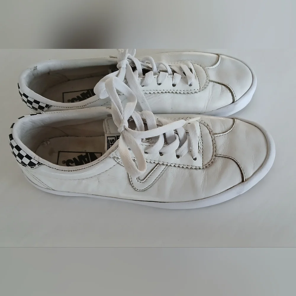 Vans Off the Wall White Leather Sneakers Women’s 7.5 – Lace‑Up – Checkered Heel